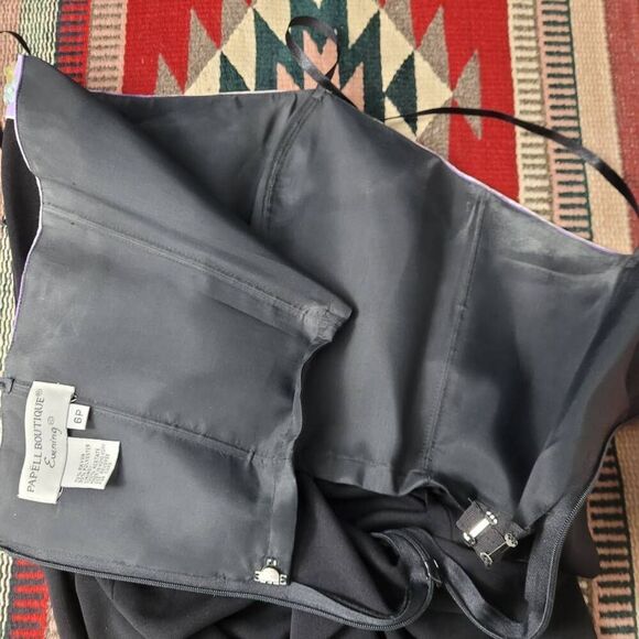 Vtg Papell Boutique Evening Black Sheath Dress‎ Sz 6P 3D Dainty Floral Neckline - Picture 7 of 8